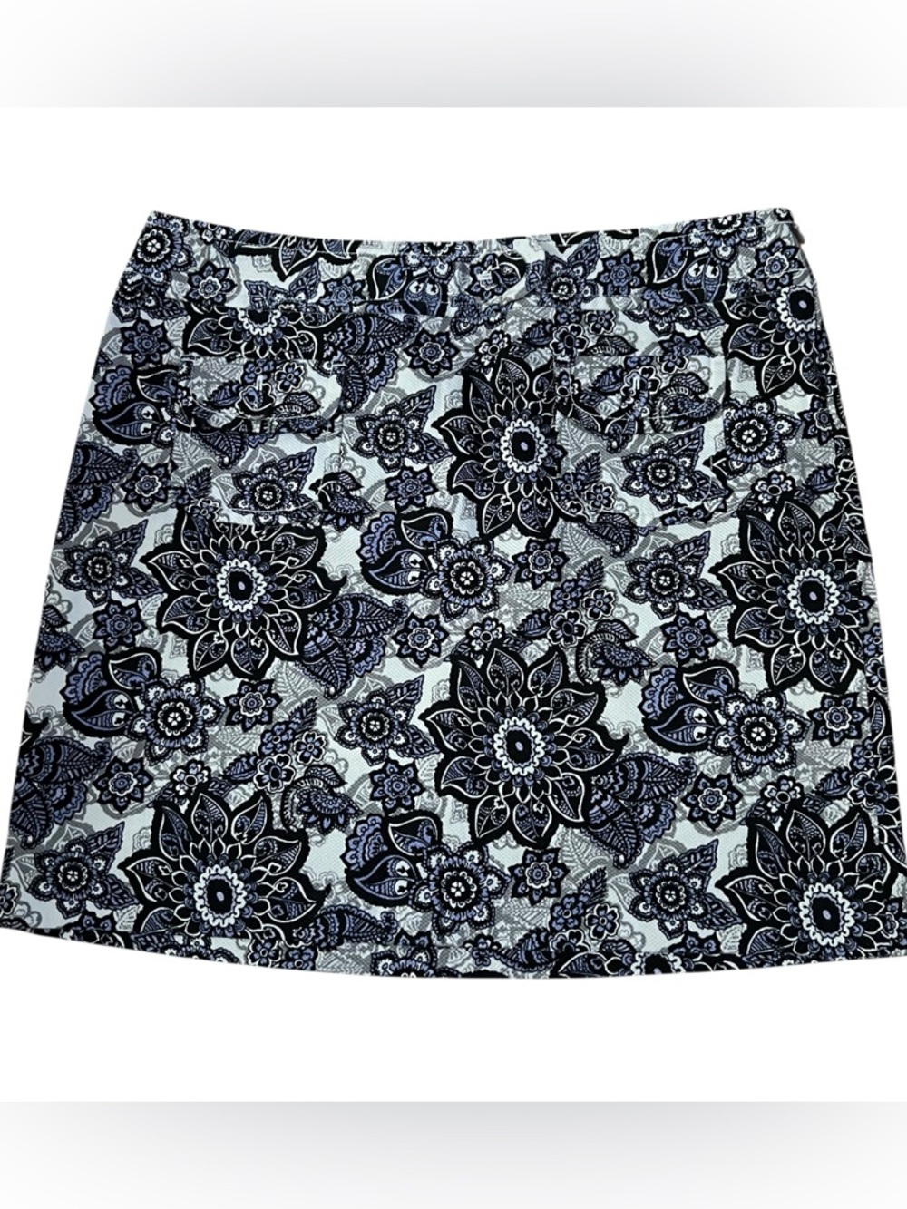 LOFT Floral Medallion Print Mini Skirt Front Pockets Black White Size 12